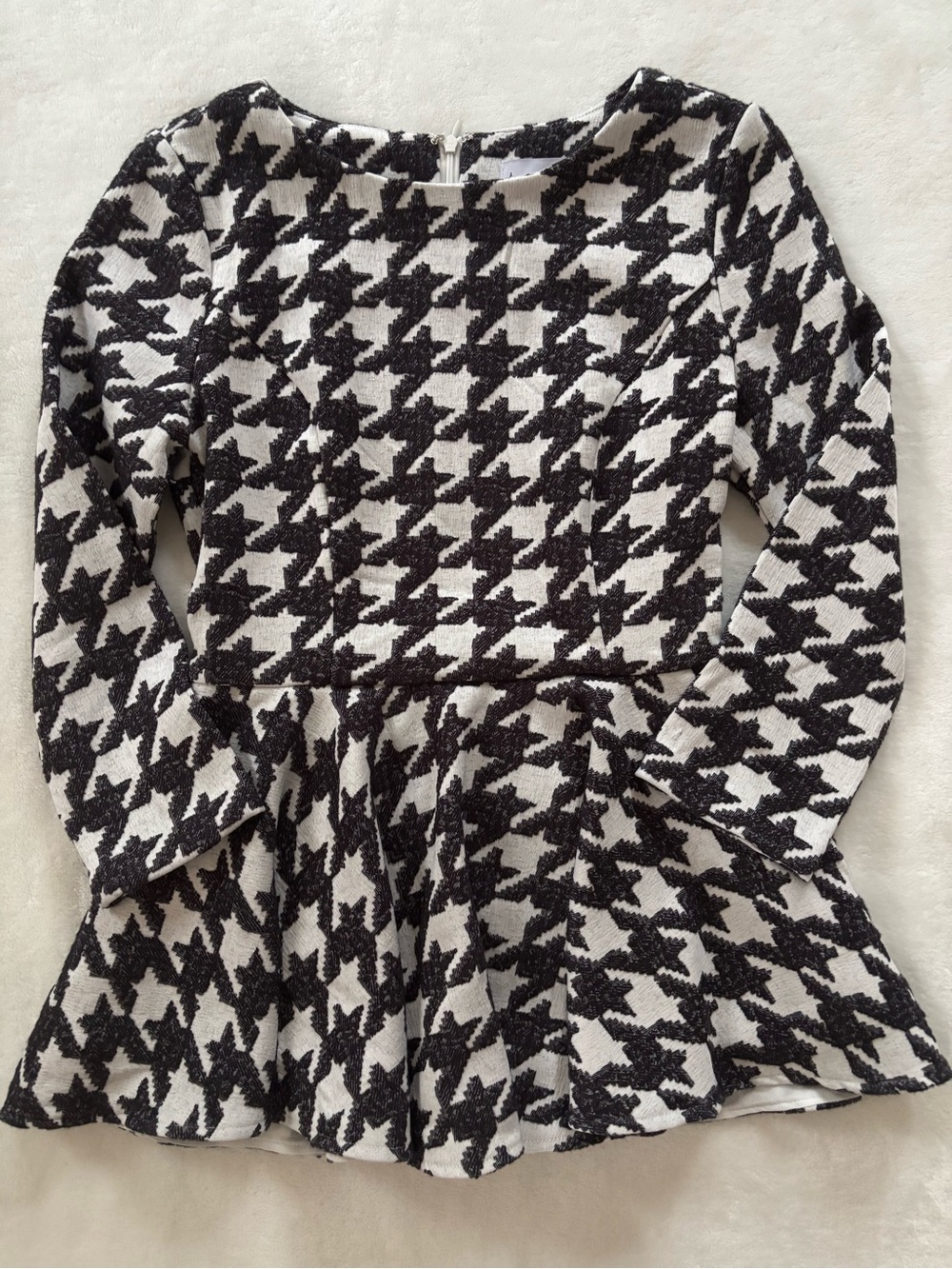 Dainty Jewell’s houndstooth top